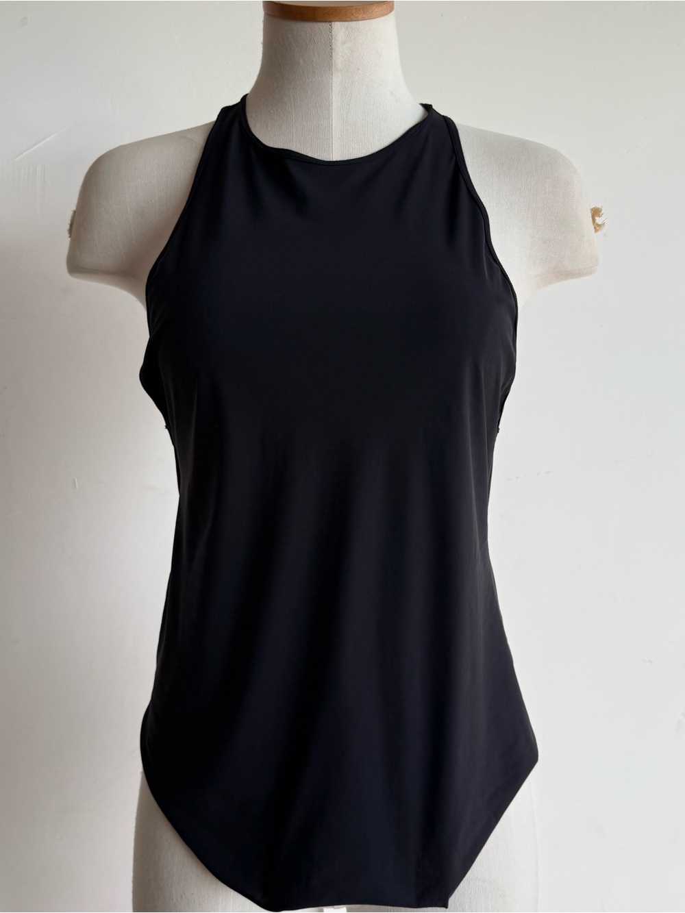 lululemon athletica Black High-Neck Performance Tank top SZ 6 mesh racerback